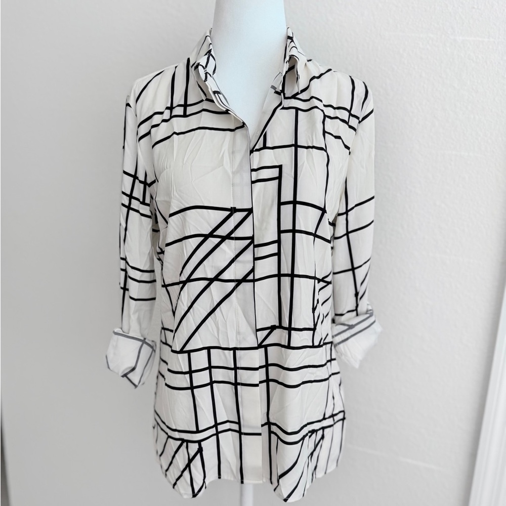 🖤NWT Express Geometric Button Down Blouse Size S… - image 3